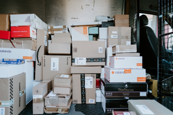 A perfect last-mile delivery is crucial for the business. Credit: Claudio Schwarz/Unsplash